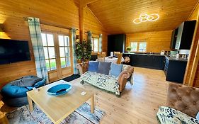 Heron Lodge, Lake Pochard